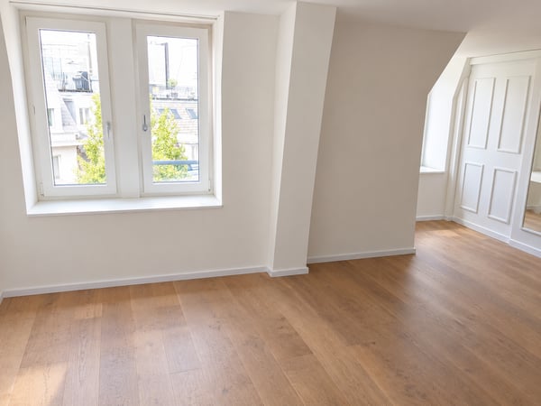 Grosszügige 5-Zimmer-Dachwohnung an der Stauffacherstrasse in Zürich 6