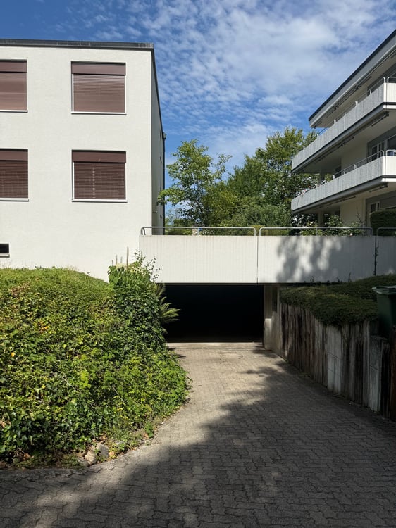 Einstellplatz in Schwamendingen zu vermieten 1