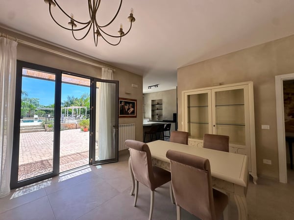 1525-VC - Scorrano - Villa di Nuova Costruzione con Piscina e Giardino Incantevole 34