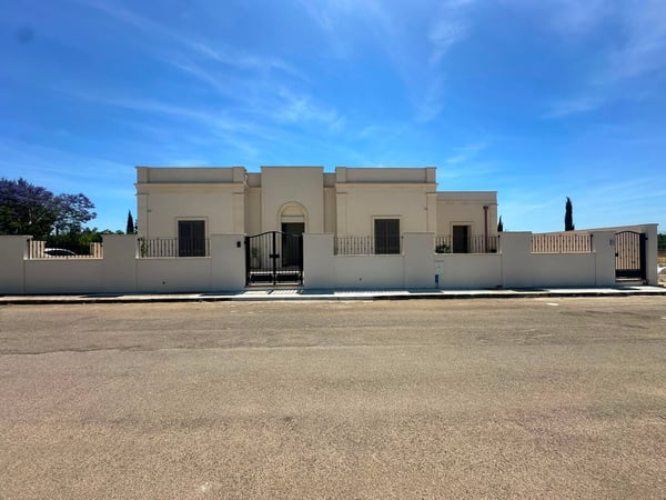 1525-VC - Scorrano - Villa di Nuova Costruzione con Piscina e Giardino Incantevole 25
