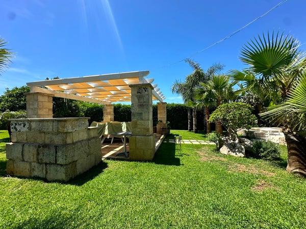 1525-VC - Scorrano - Villa di Nuova Costruzione con Piscina e Giardino Incantevole 12
