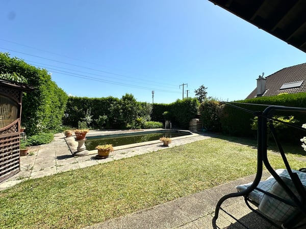 Villa indépendante avec piscine et garage 27