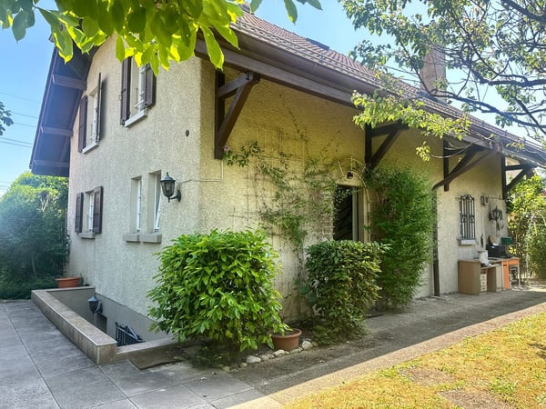 Villa indépendante avec piscine et garage 25