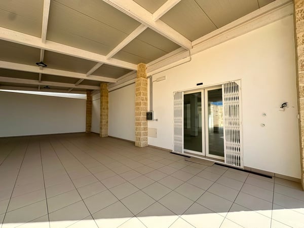 Locale Commerciale in Vendita a Giuggianello – Ideale per Bar, Caffè o Ristorante 20
