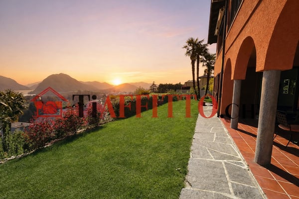 PREGIATO 4.5 A PORZA CON GIARDINO E PISCINA COPERTA 2