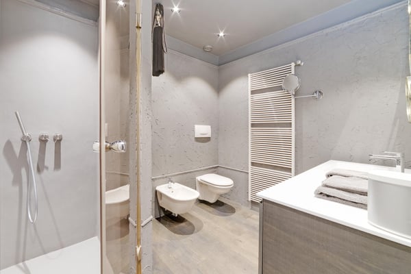 PRESTIGIOSO 3.5 LOCALI CON VISTA LAGO A PORZA 13
