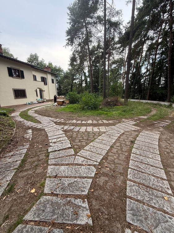 Prestigiosa villa di lusso con piscina a Venegono Inferiore 2