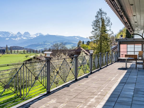 Königlich leben: Landhausvilla mit Bauparzelle 5