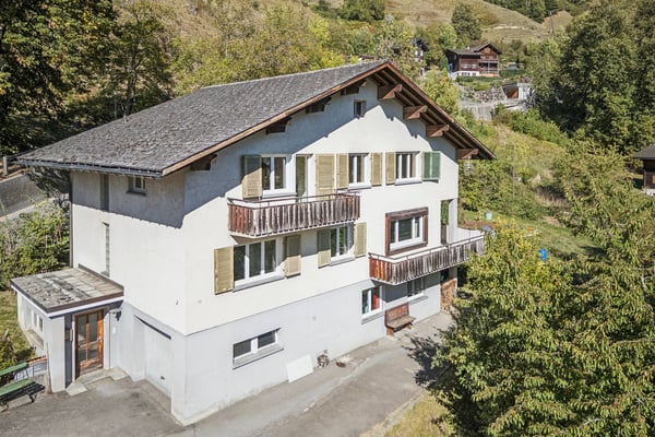 Zweifamilienhaus mit Modernisierungspotenzial 1
