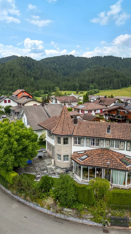Charmantes Zuhause mit Gartenoase 1