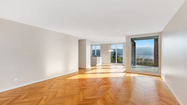 Elegante, grosszügige Wohnung mit traumhafter Seesicht 2