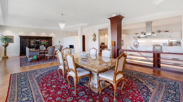 Elegante Maisonette-Wohnung mit aussergewöhnlicher Grosszügigkeit 2
