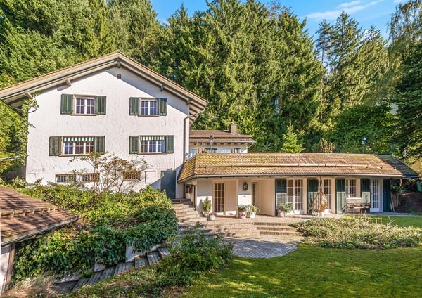 Verträumtes Landhaus am Waldrand mit malerischem Garten 1