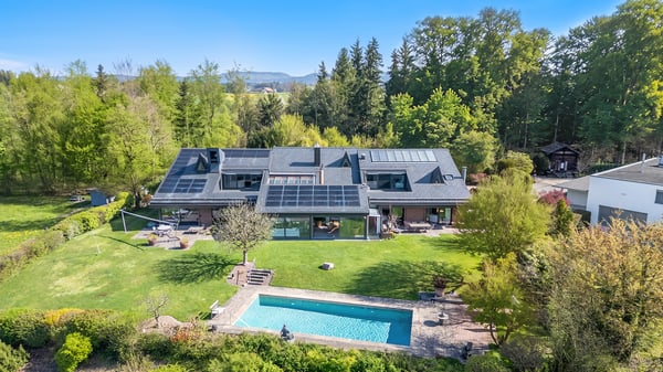 Rarität mit Natur pur: Stilvolle Villa in phänomenaler Landschaftsk... 1