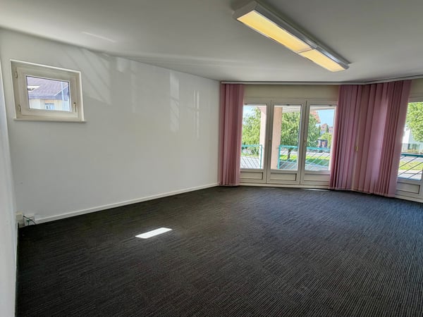 Bureau spacieux à louer à Payerne – 5 pièces, 143 m² 21