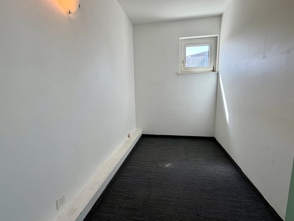 Bureau spacieux à louer à Payerne – 5 pièces, 143 m² 5