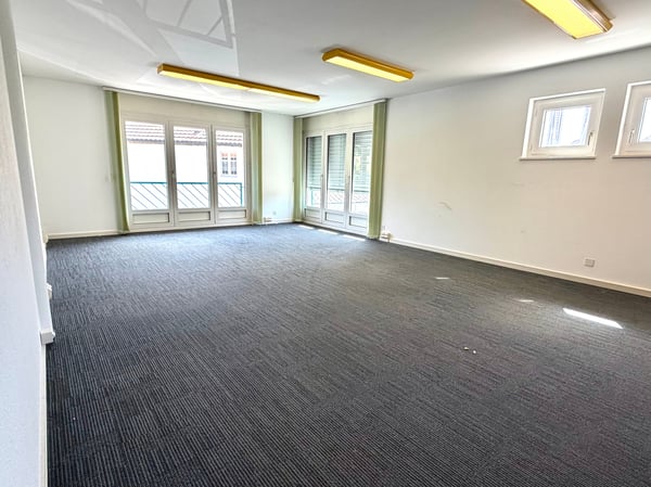Bureau spacieux à louer à Payerne – 5 pièces, 143 m² 6