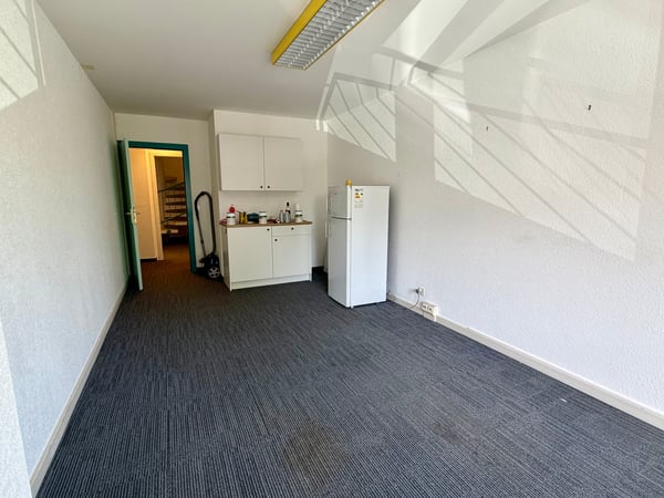 Bureau spacieux à louer à Payerne – 5 pièces, 143 m² 15
