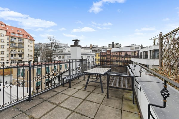 Exklusives, möbliertes Büro in repräsentativem Altbau im Herzen von Zürich 9