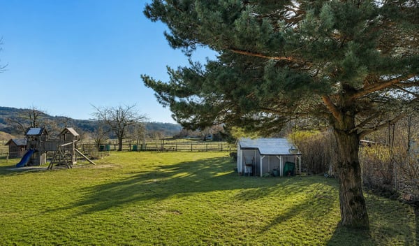 Ravissante maison familiale avec grand jardin et vue 10