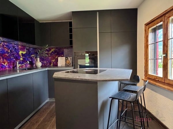 EINE SELTENE GELEGENHEIT: Komplett renoviertes Chalet mit Einliegerwohnung nur 5min von Chur 3