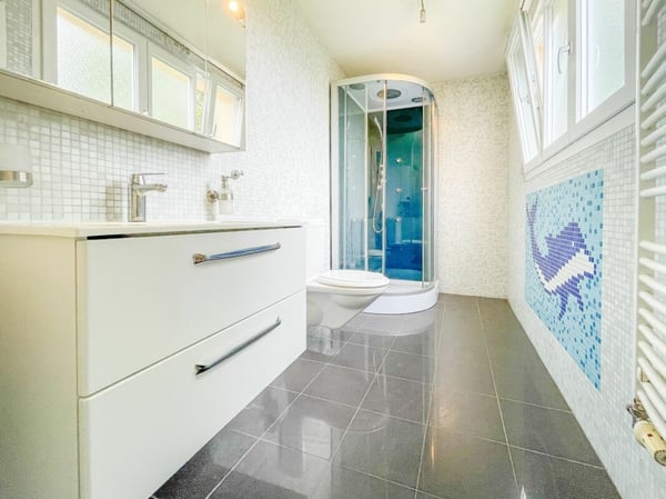 Zweifamilienhaus mit viel Platz, Potenzial und zentraler Lage 16