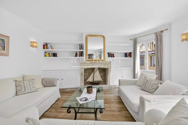 Saint-Tropez Altstadt 95 m² 3 Schlafzimmer Kamin Terrasse Südwest 5 Minuten zum Hafen 11