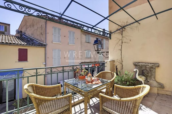 Saint-Tropez Altstadt 95 m² 3 Schlafzimmer Kamin Terrasse Südwest 5 Minuten zum Hafen 7