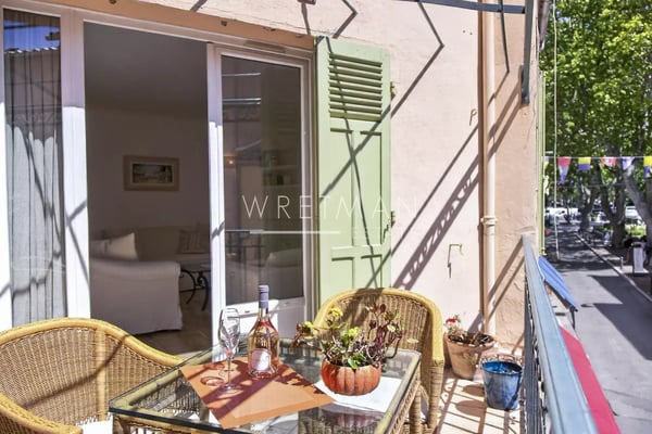 Saint-Tropez Altstadt 95 m² 3 Schlafzimmer Kamin Terrasse Südwest 5 Minuten zum Hafen 2
