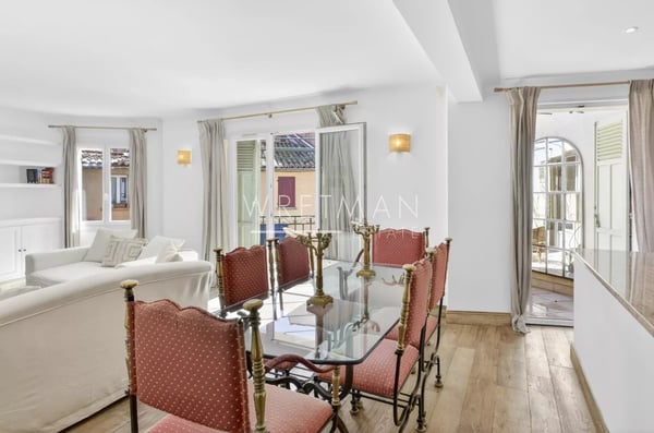 Saint-Tropez Altstadt 95 m² 3 Schlafzimmer Kamin Terrasse Südwest 5 Minuten zum Hafen 9