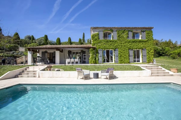 Valbonne Village Villa 155 m² Pool Garten 3.150 m² Bewachte Anlage Sofort bezugsfertig 1
