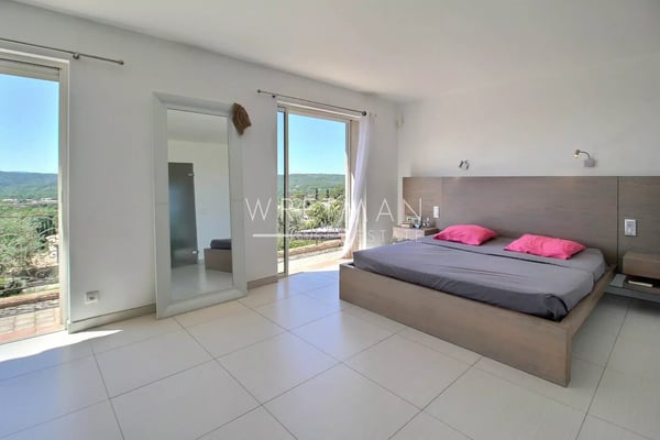 Elegante Villa mit Pool in Montauroux, 4 Schlafzimmer 10