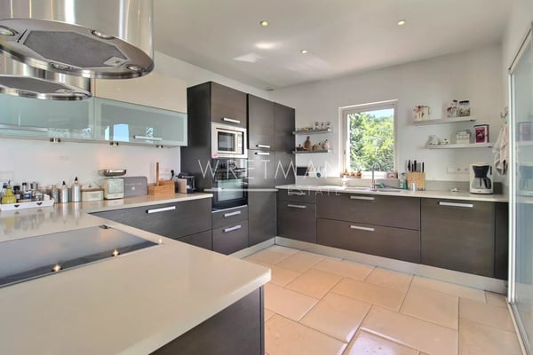 Elegante Villa mit Pool in Montauroux, 4 Schlafzimmer 8