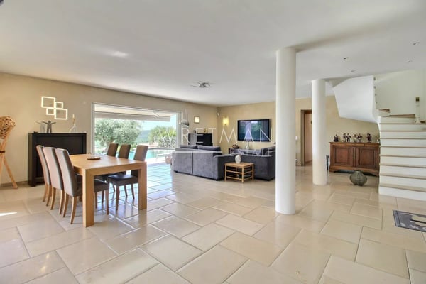 Elegante Villa mit Pool in Montauroux, 4 Schlafzimmer 4