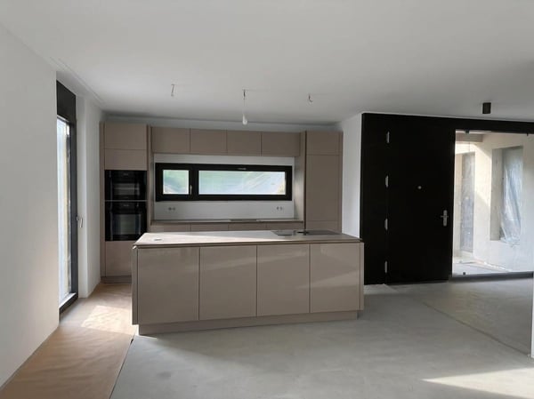 Erstbezug in Beringen: 4.5-Zimmer-Terrassenwohnung mit 80 m² Terrasse und Weitsicht 2