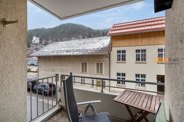 IMMORath.de - Modernisierte Wohnung mit zwei Balkonen und TG-Stellplat 9