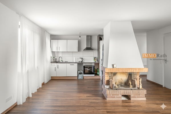 IMMORath.de - Sanierte Penthousewohnung mit Kamin und Dachterrasse 2