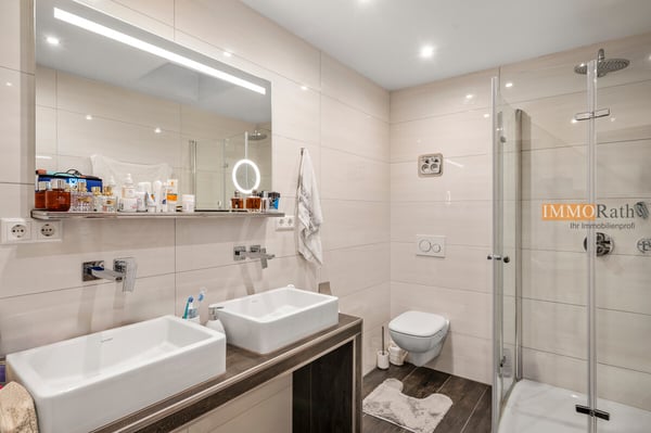 IMMORath.de - Sanierte Penthousewohnung mit Kamin und Dachterrasse 8