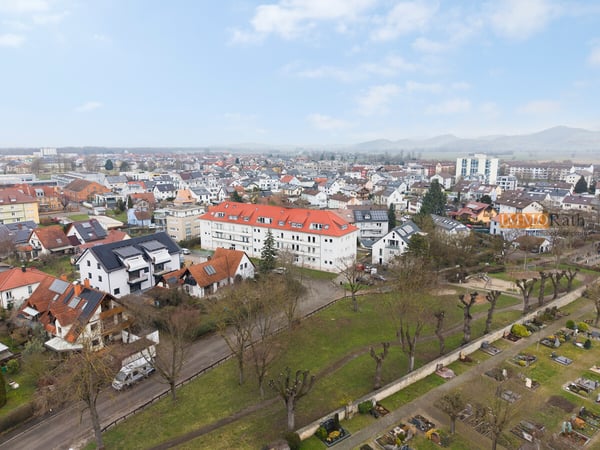 IMMORath.de - Bezugsfreie 4-Zimmer-Wohnung mit TG-Stellplatz 8