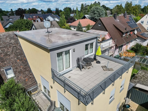 IMMORath.de - Zwei Wohnhäuser mit fünf Wohnungen und großzügigen Terra 2