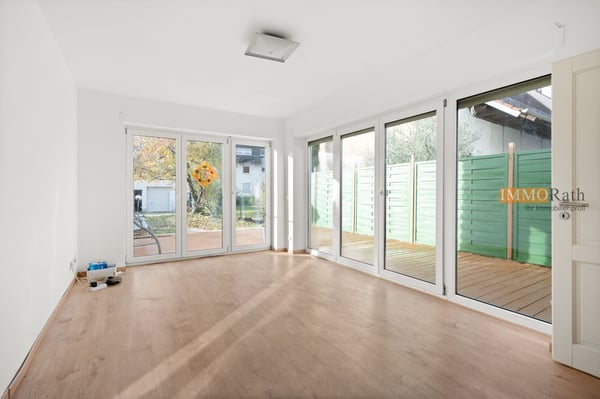 IMMORath.de - Großzügiges Einfamilienhaus mit Garten & Garage 3