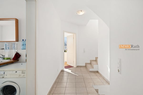 IMMORath.de - Großzügiges Einfamilienhaus mit Garten & Garage 6