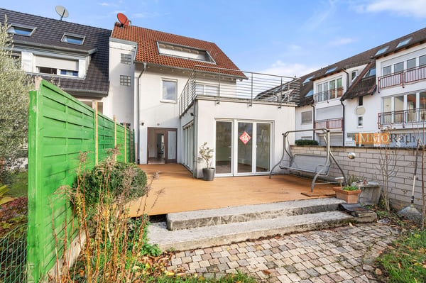 IMMORath.de - Großzügiges Einfamilienhaus mit Garten & Garage 1