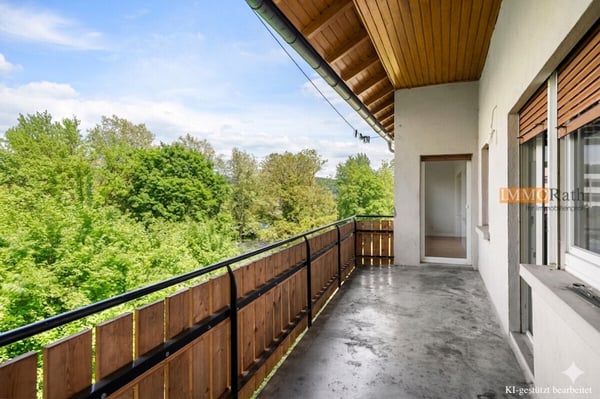 IMMORath.de - Helle 6-Zimmer Wohnung mit Balkon und Terrasse 5