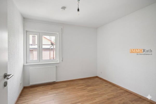 IMMORath.de - Helle 6-Zimmer Wohnung mit Balkon und Terrasse 6