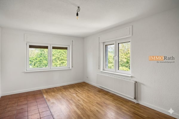 IMMORath.de - Helle 6-Zimmer Wohnung mit Balkon und Terrasse 8