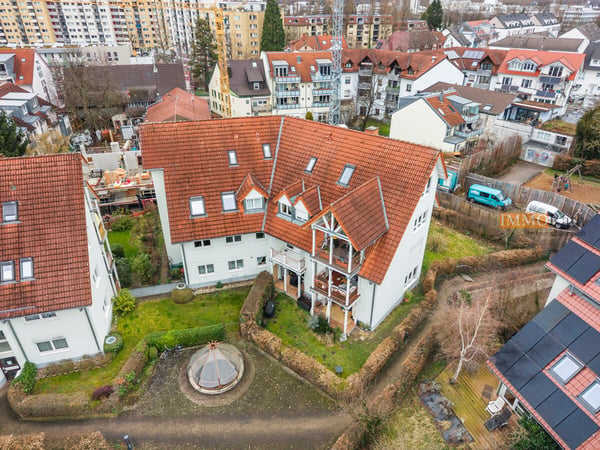 IMMORath.de - Maisonettewohnung mit überdachtem Balkon und TG-Stellpla 2