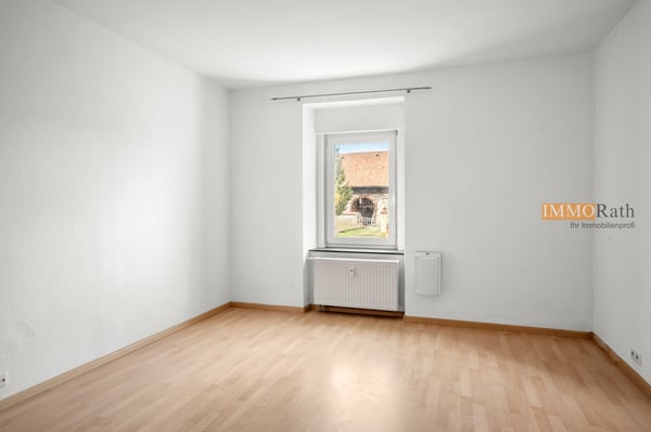 IMMORath.de - Mehrfamilienhaus mit viel Fläche zur Gestaltung 4