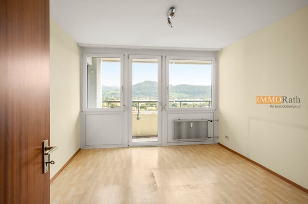 IMMORath.de - Zentrale 3-Zimmer-Wohnung mit großem Balkon 3