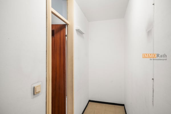 IMMORath.de - Zentrale 3-Zimmer-Wohnung mit großem Balkon 6